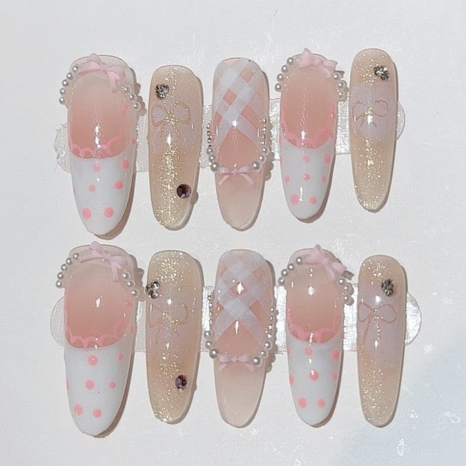 マカロンピンクのガーリークロス