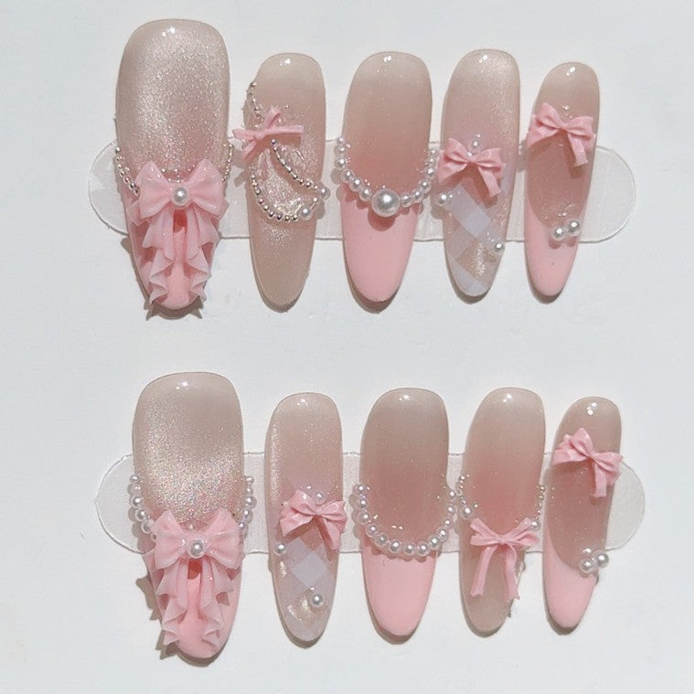 ピンクフリルリボンとパールフレンチ