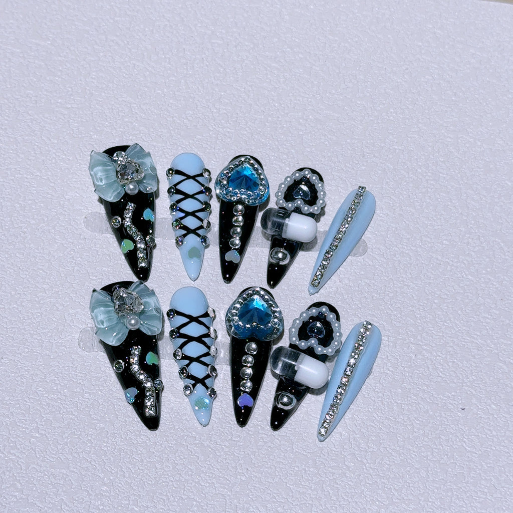 レースアップ・ブルーハートリボン