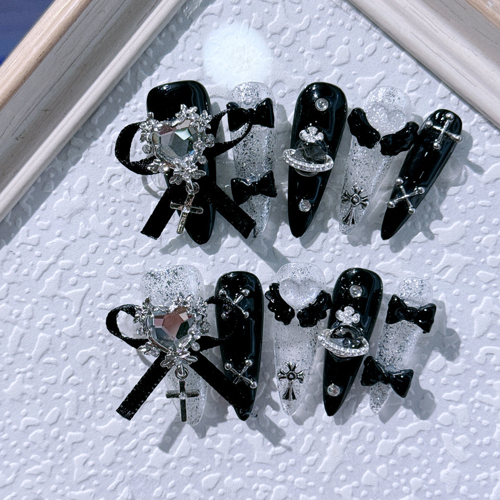 漆黒のバブリー・ドール