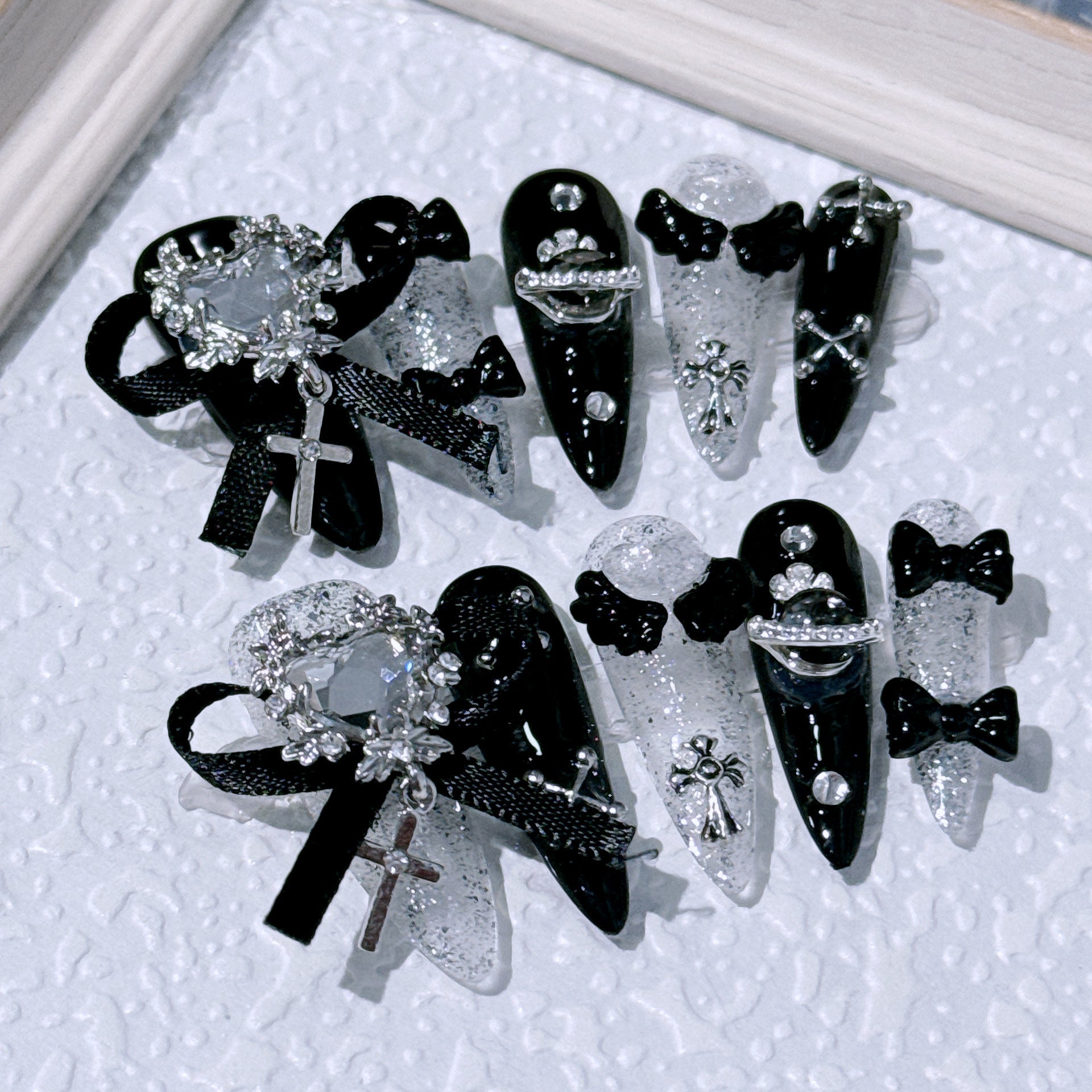 漆黒のバブリー・ドール