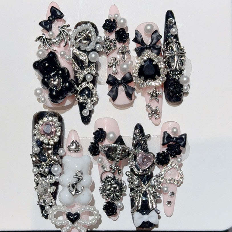 地雷系ゴシック♡漆黒のテディベア