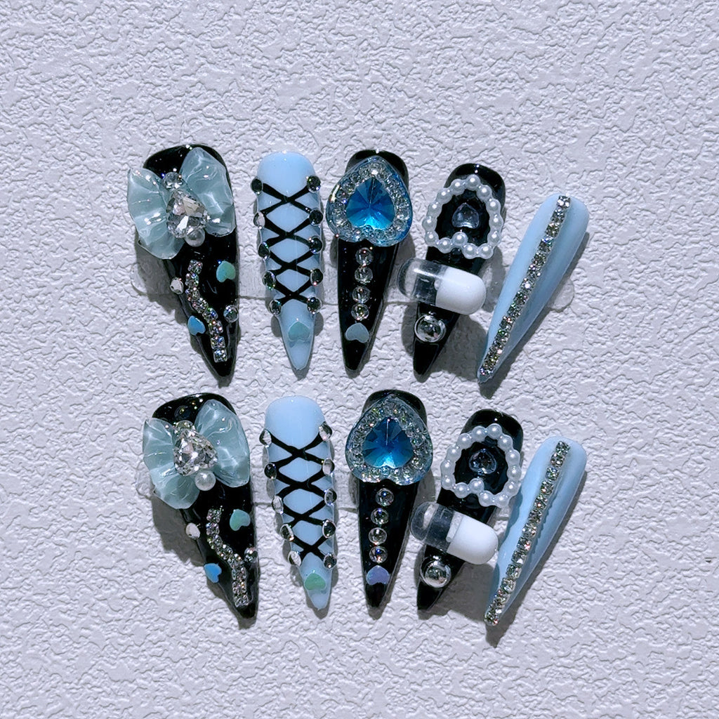 レースアップ・ブルーハートリボン