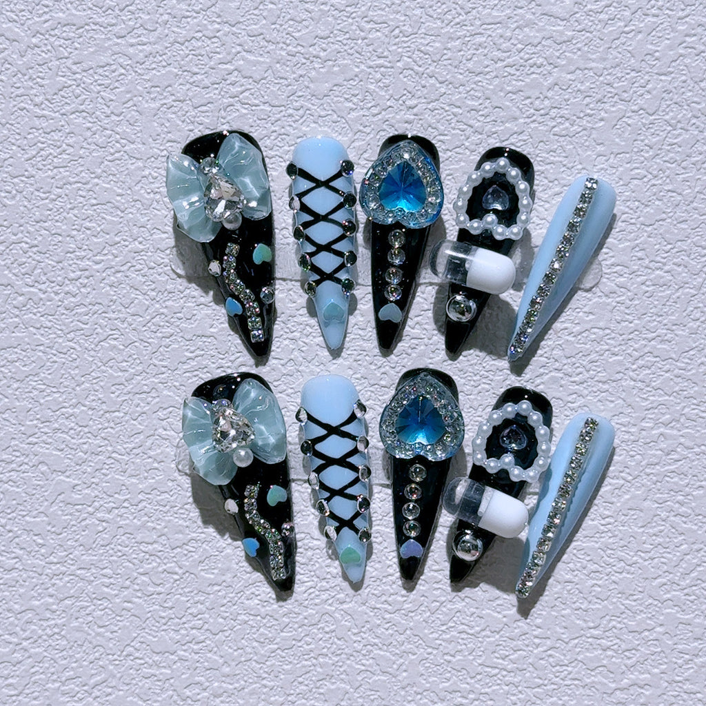 レースアップ・ブルーハートリボン