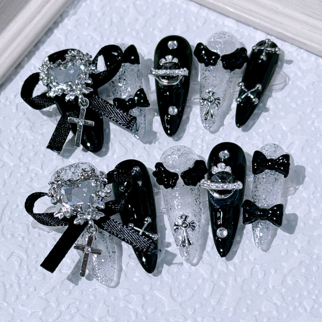 漆黒のバブリー・ドール