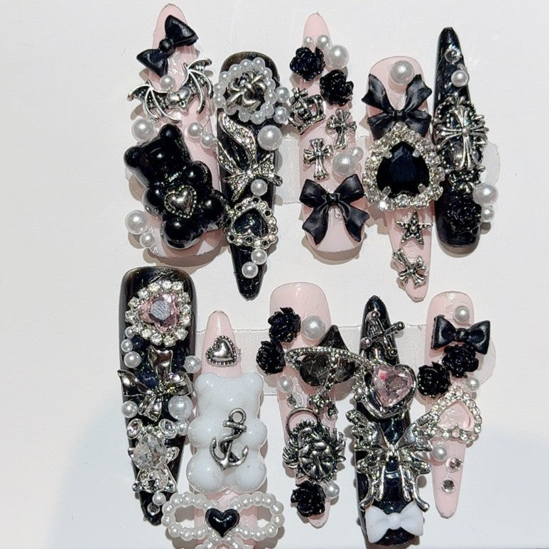 地雷系ゴシック♡漆黒のテディベア