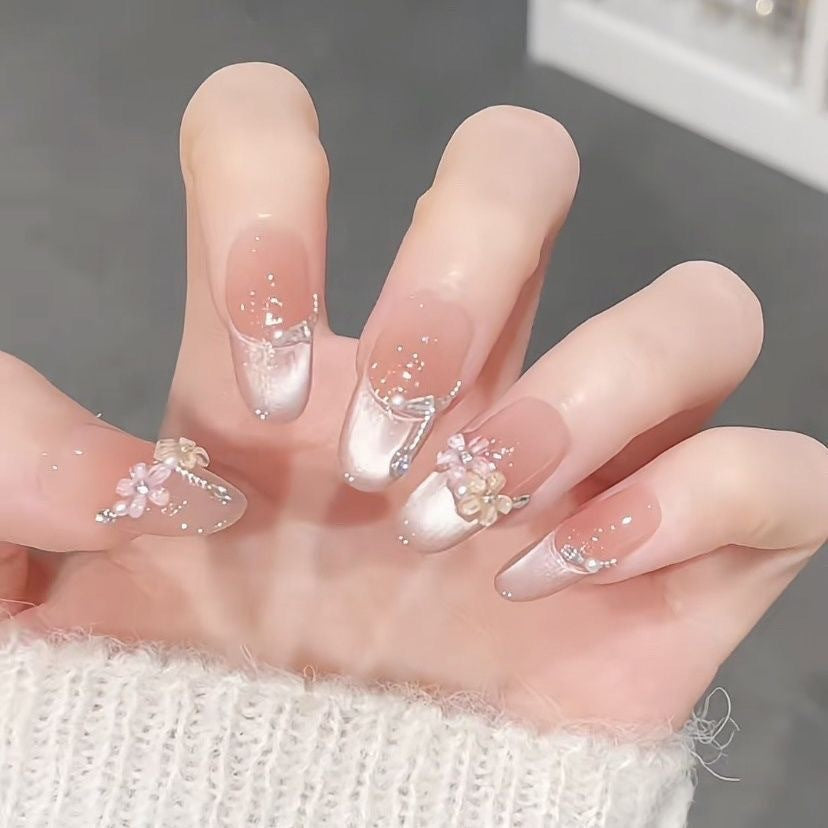 【オフィスカジュアル】上品小花ネイル