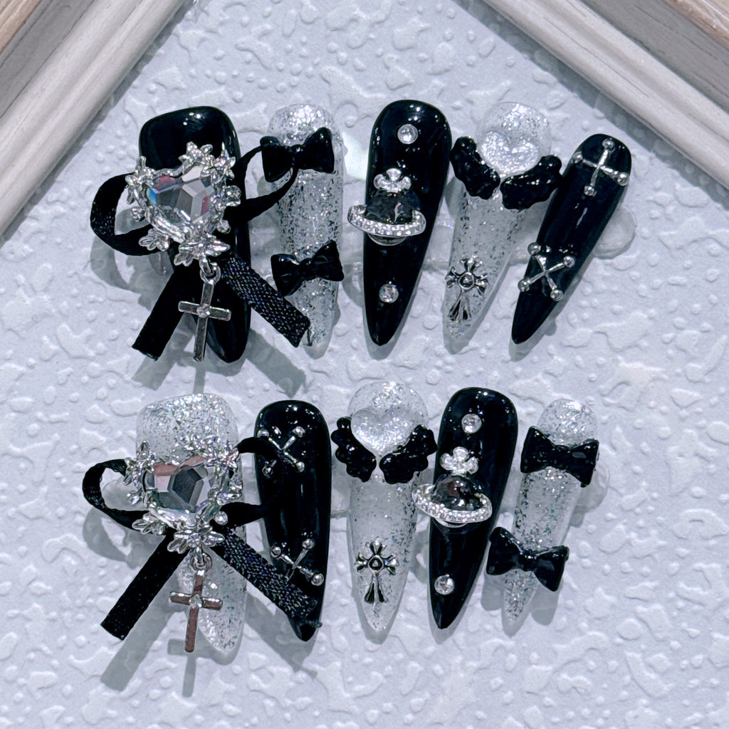 漆黒のバブリー・ドール