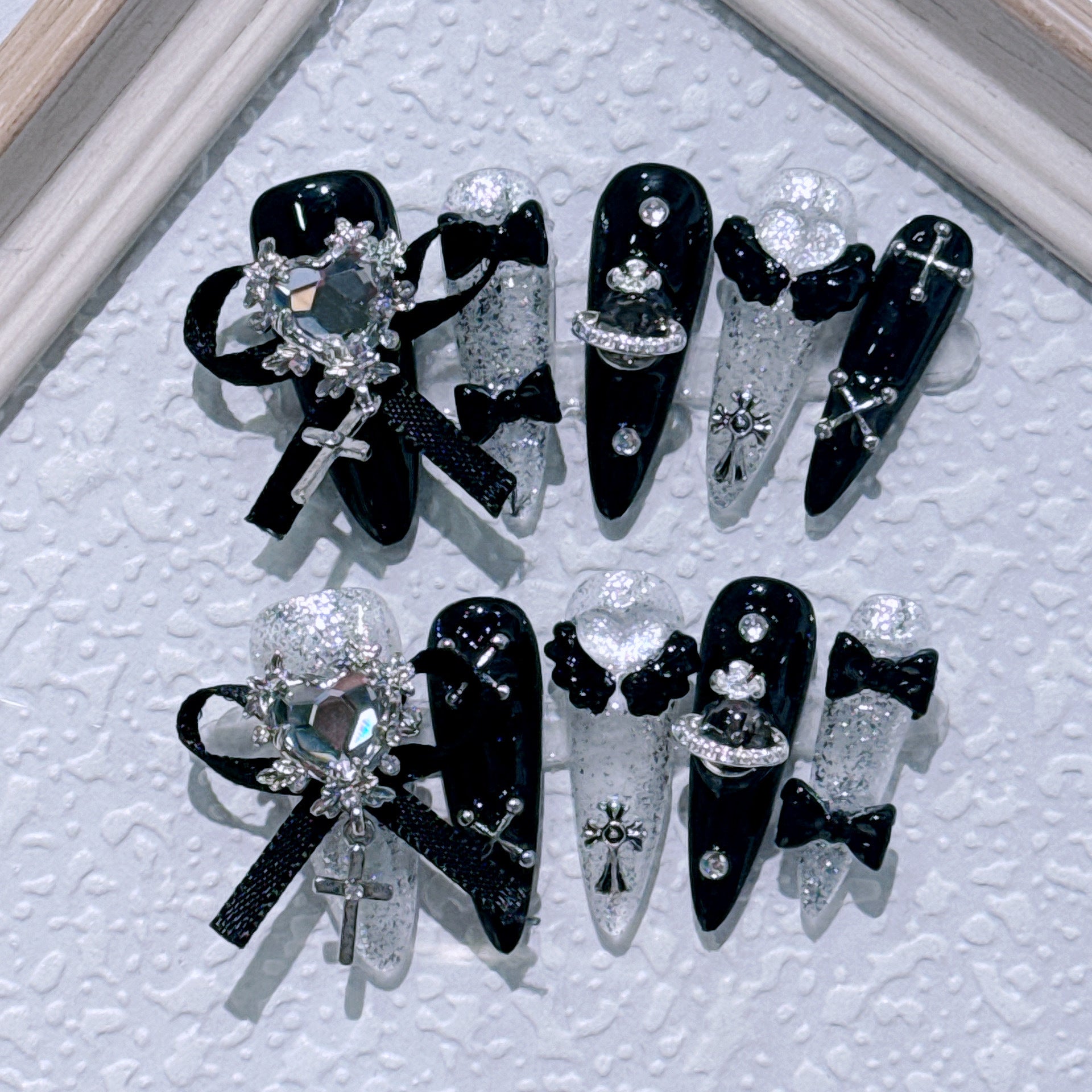 漆黒のバブリー・ドール