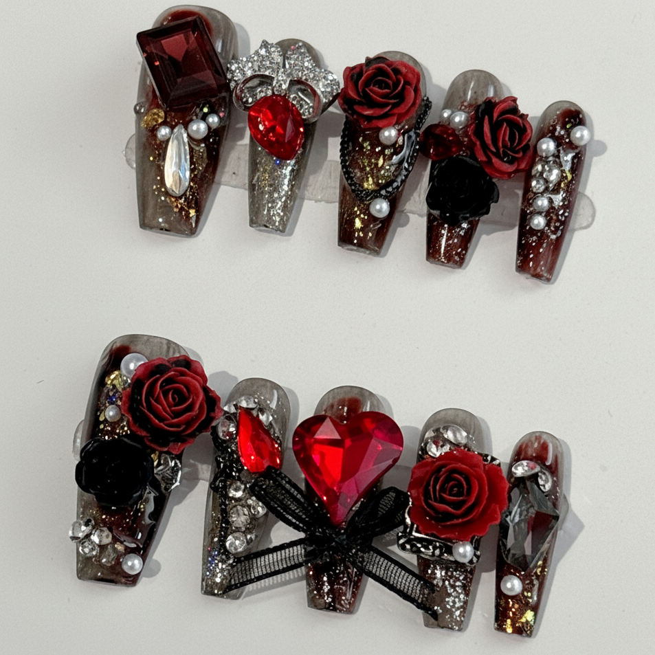 真紅と漆黒のバロックリボンネイル