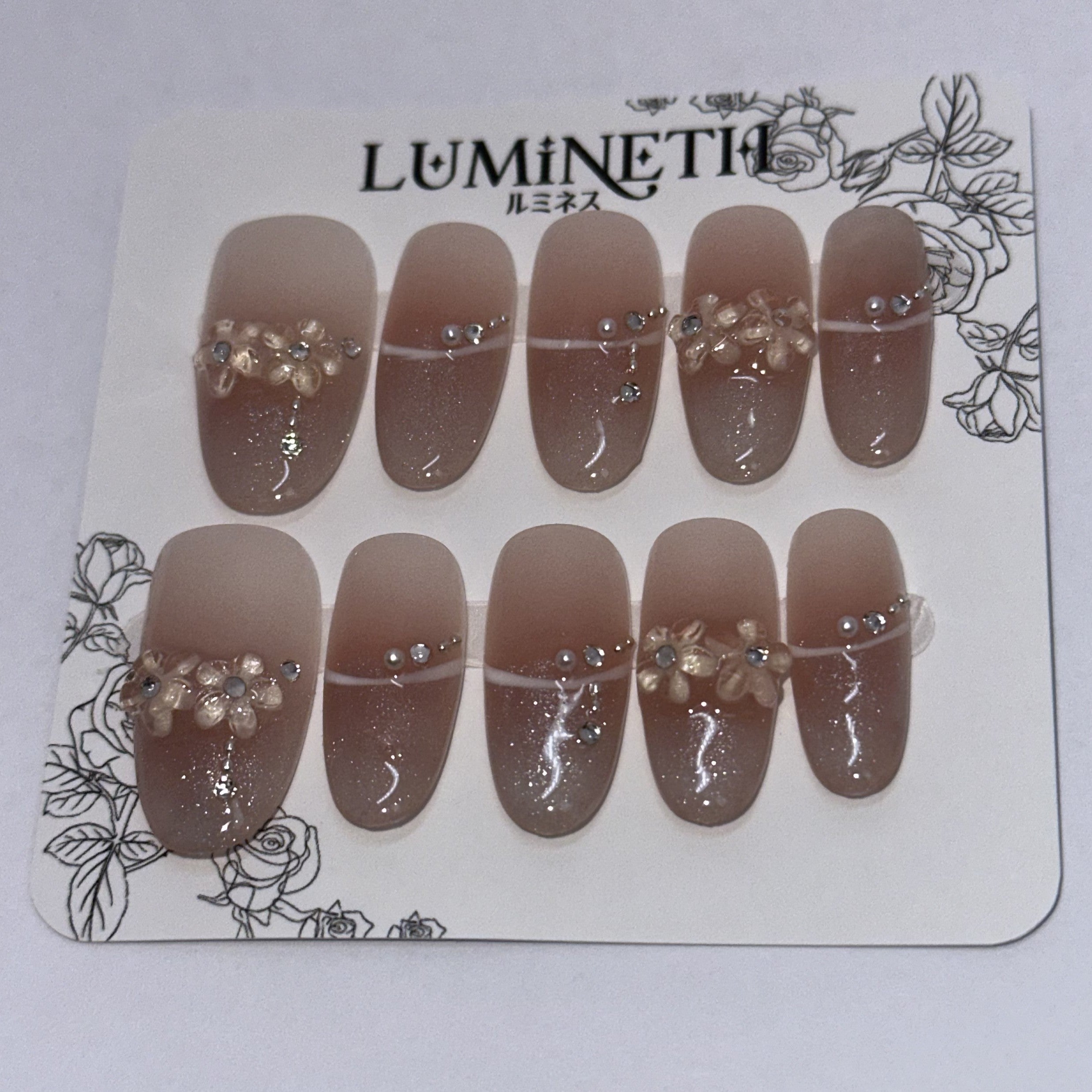 【オフィスカジュアル】上品小花ネイル