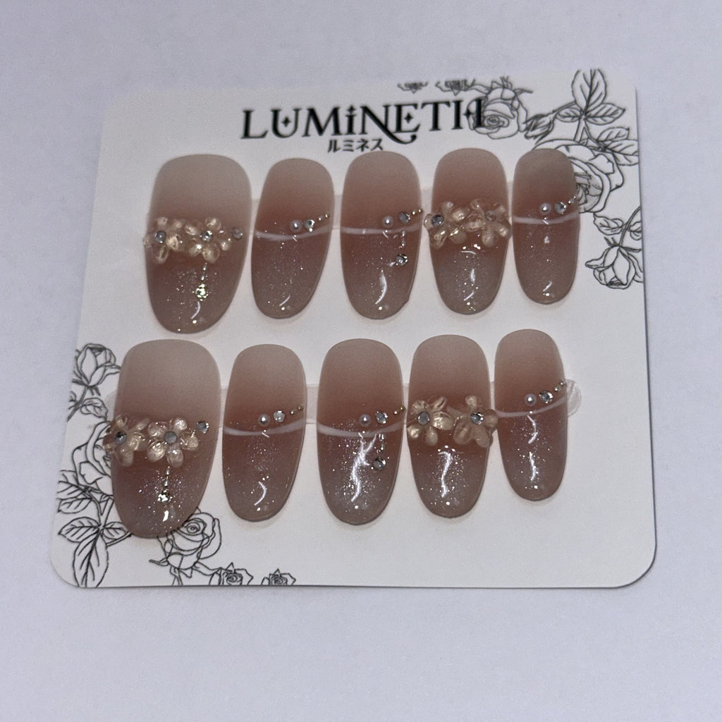 【オフィスカジュアル】上品小花ネイル