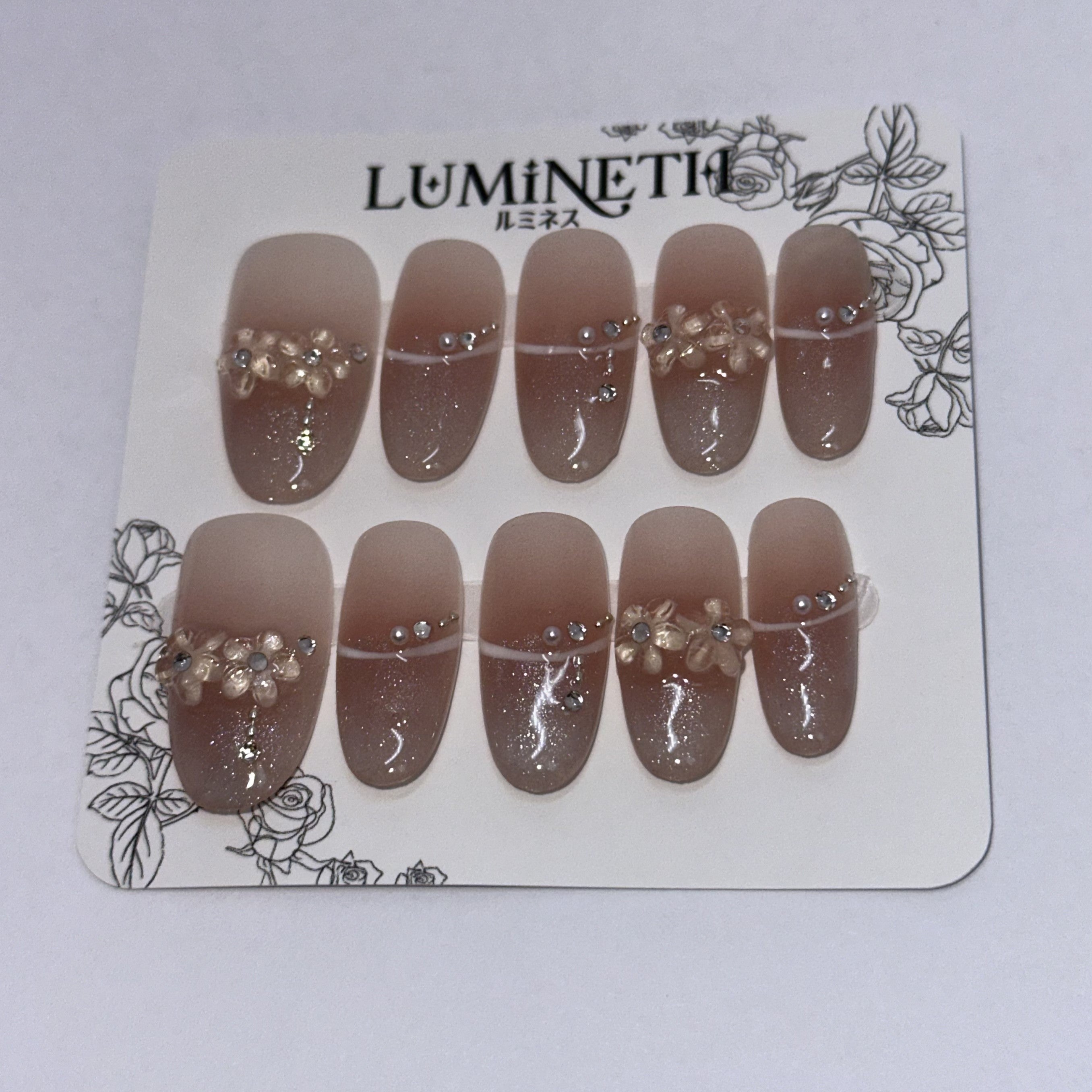 【オフィスカジュアル】上品小花ネイル