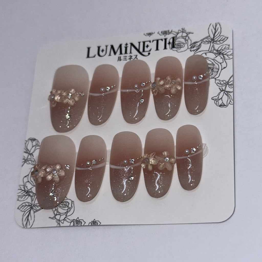 【オフィスカジュアル】上品小花ネイル