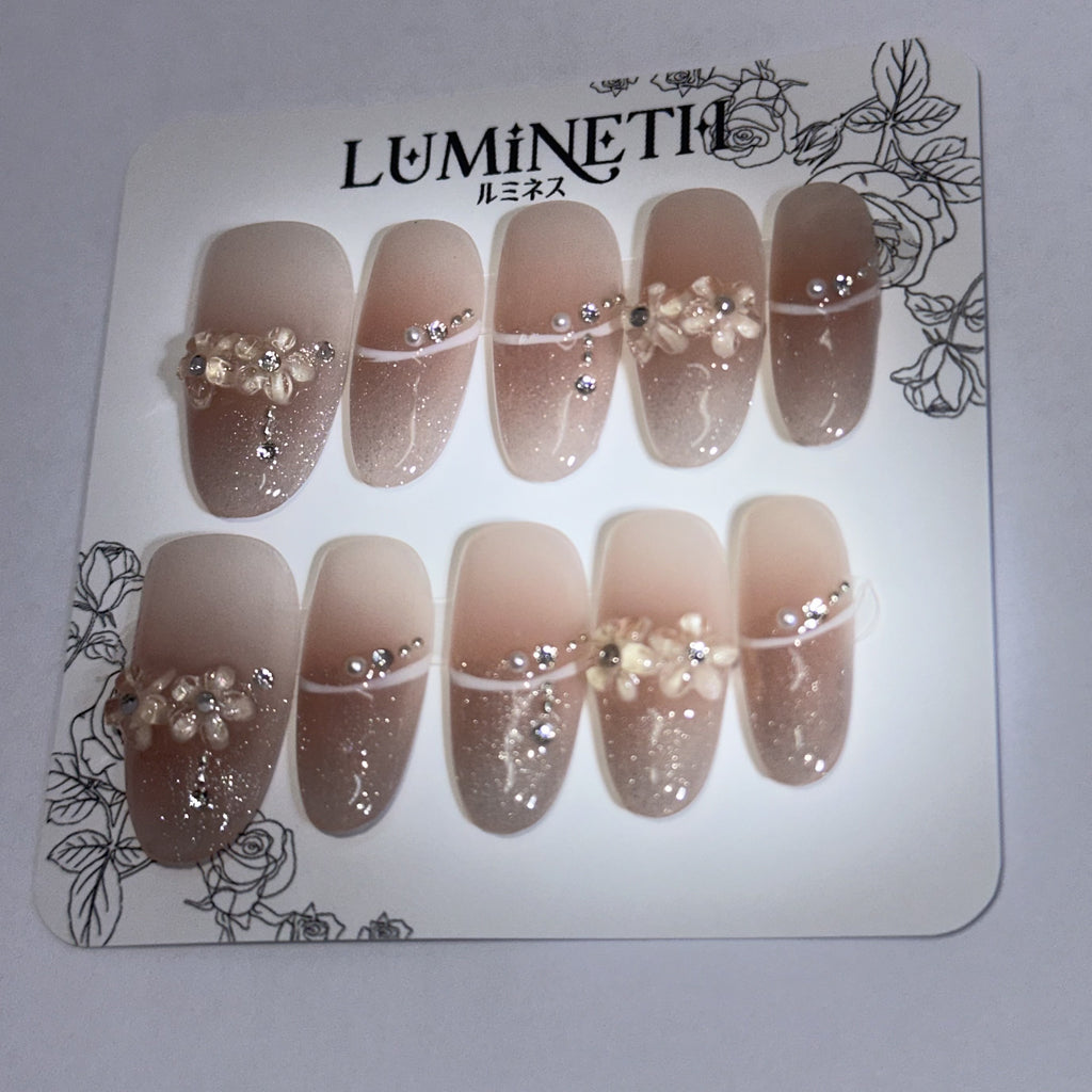 【オフィスカジュアル】上品小花ネイル