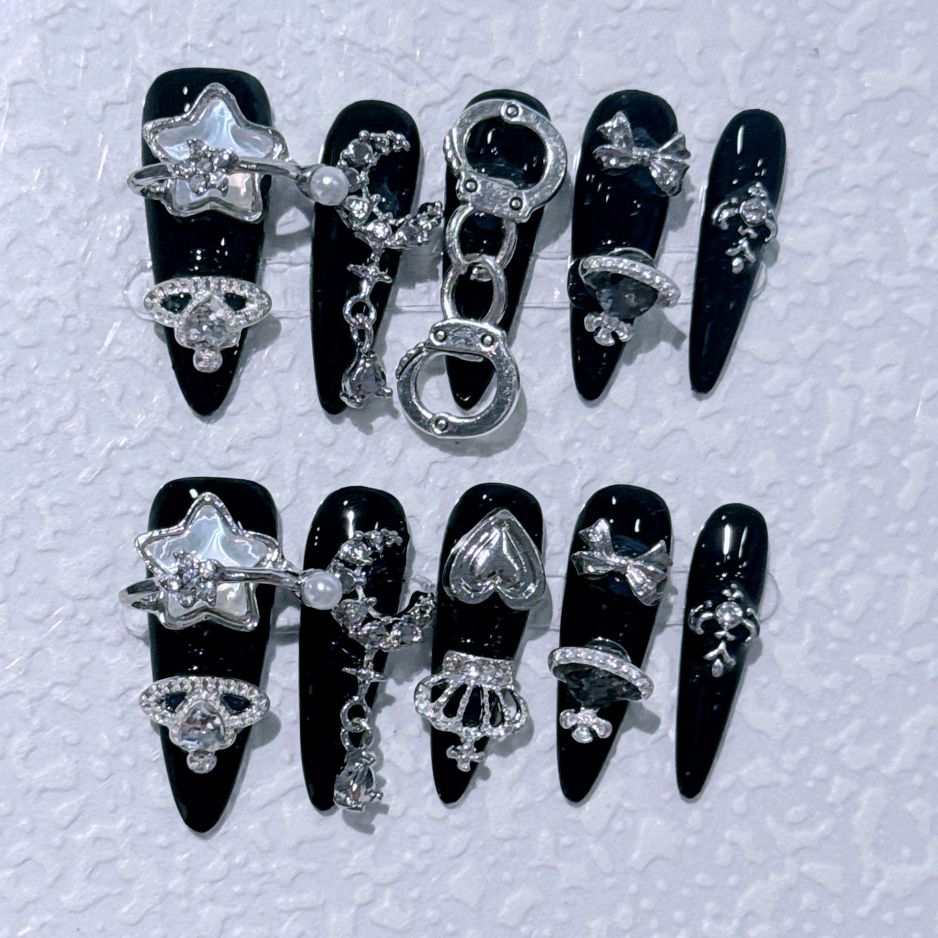 やみカワ・Y2Kチップ