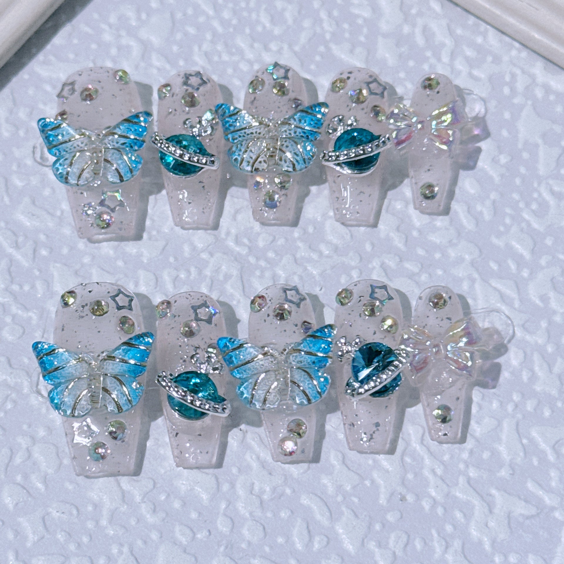 ミスティックムーンのバタフライチップ：ブルー